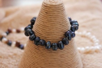 Lotus Feet blue pearl bracelet